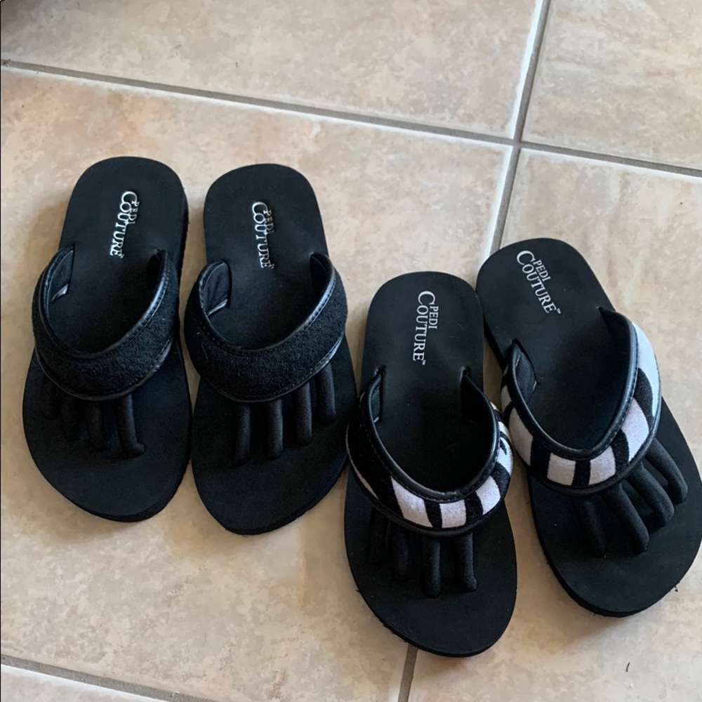 Pedi Couture black and zebra print sandal Set.  One Sz small & One Sz medium.